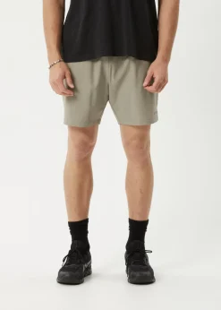Shorts<Afends Kettle-Ish  - Performance Short 18" Olive