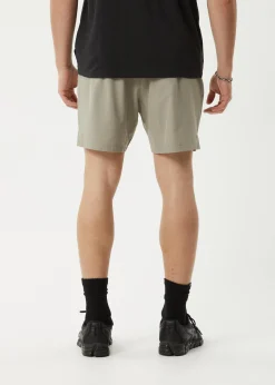 Shorts<Afends Kettle-Ish  - Performance Short 18" Olive