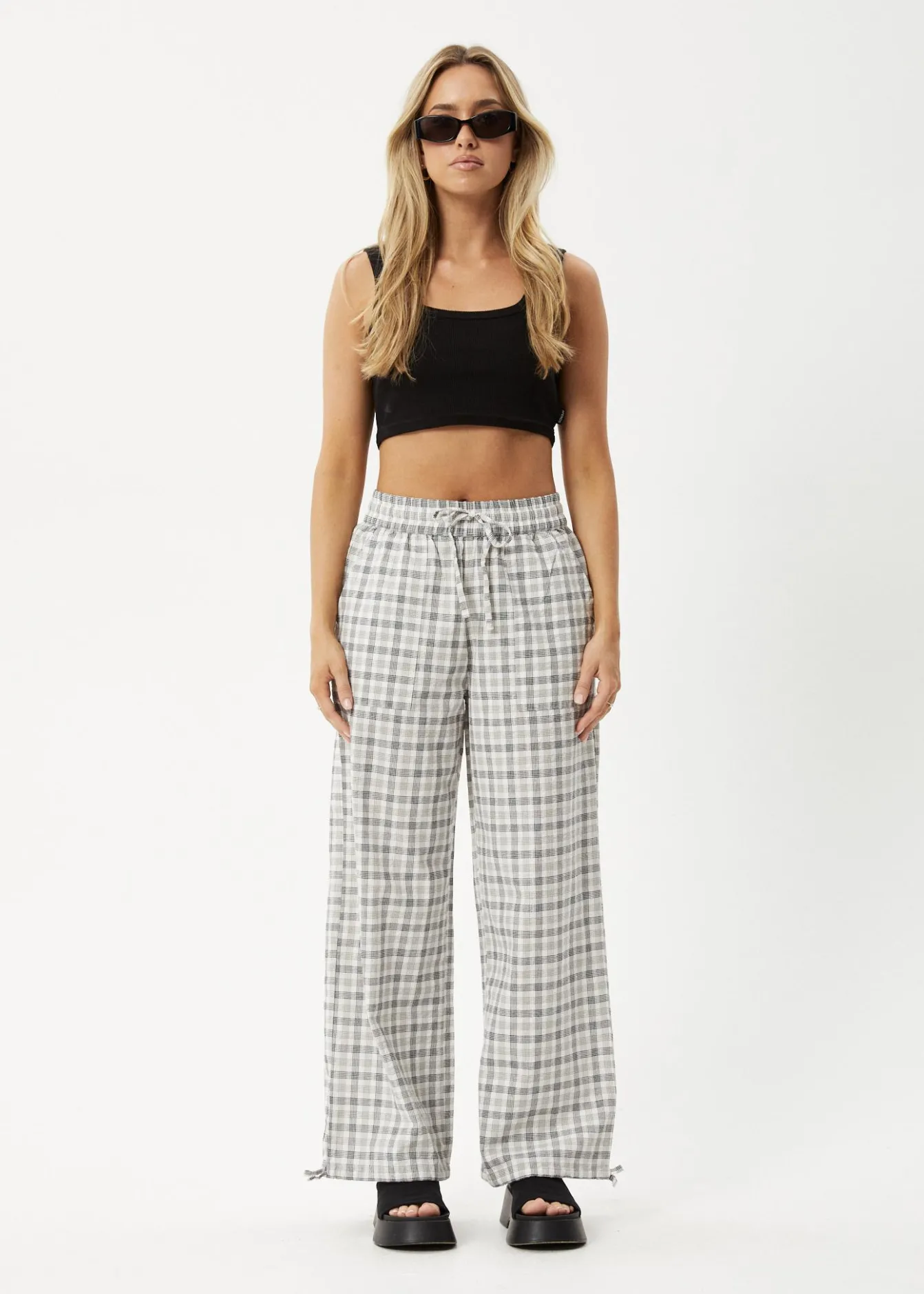 Pants<Afends Leo - Seersucker Wide Leg Pant Black / White