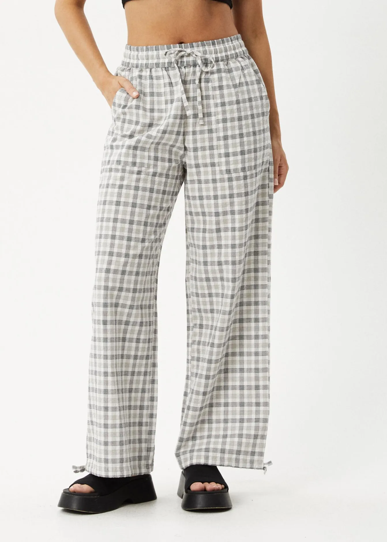 Pants<Afends Leo - Seersucker Wide Leg Pant Black / White